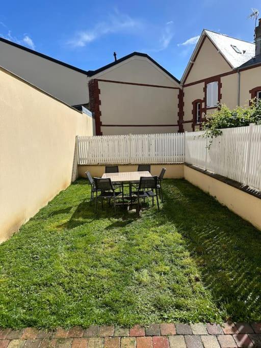 « Maison Sauge » Et Son Jardin Deauville Exterior foto